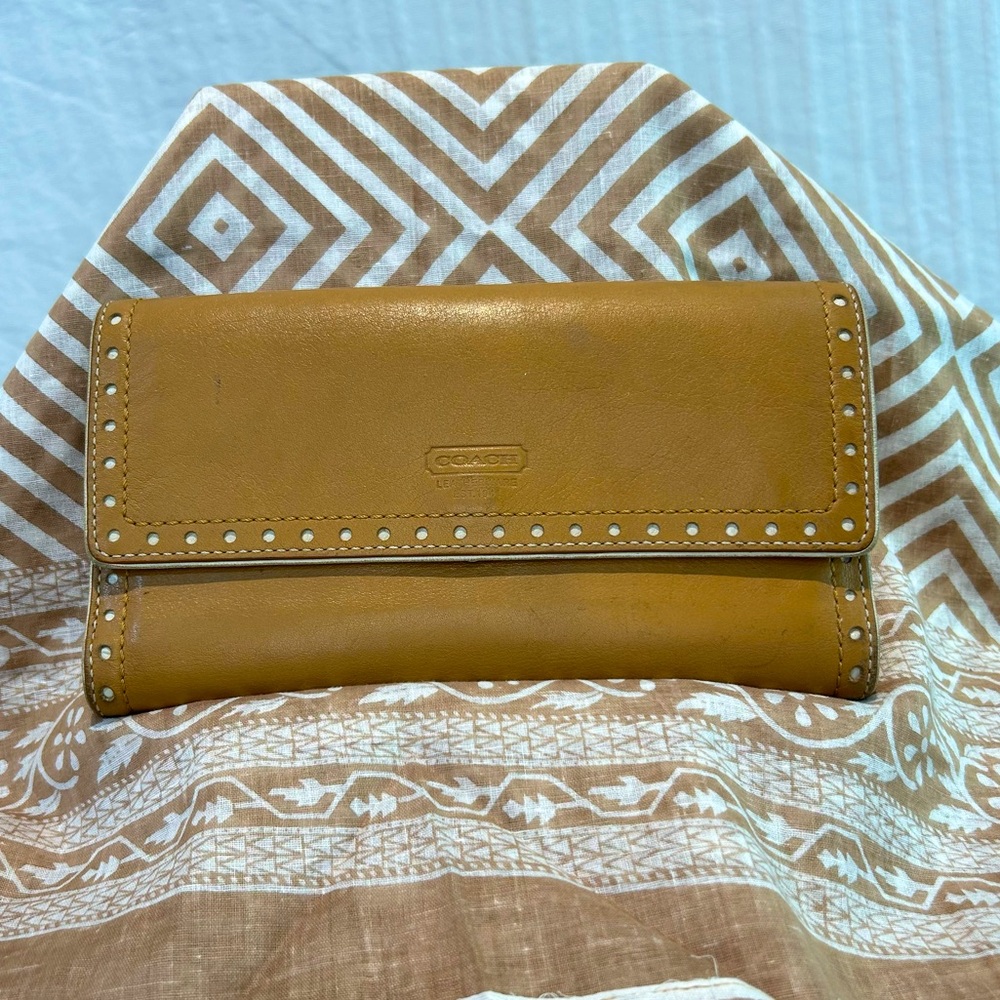 Coach Vintage Camel Tan and Cream Leather TriFold Wallet Long Checkbook